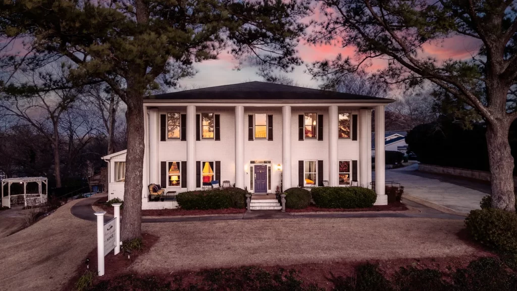 Stone Mountain Manor